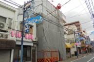 建築中